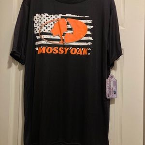 NWT Auth. Mossy Oak American Flag T-shirt
